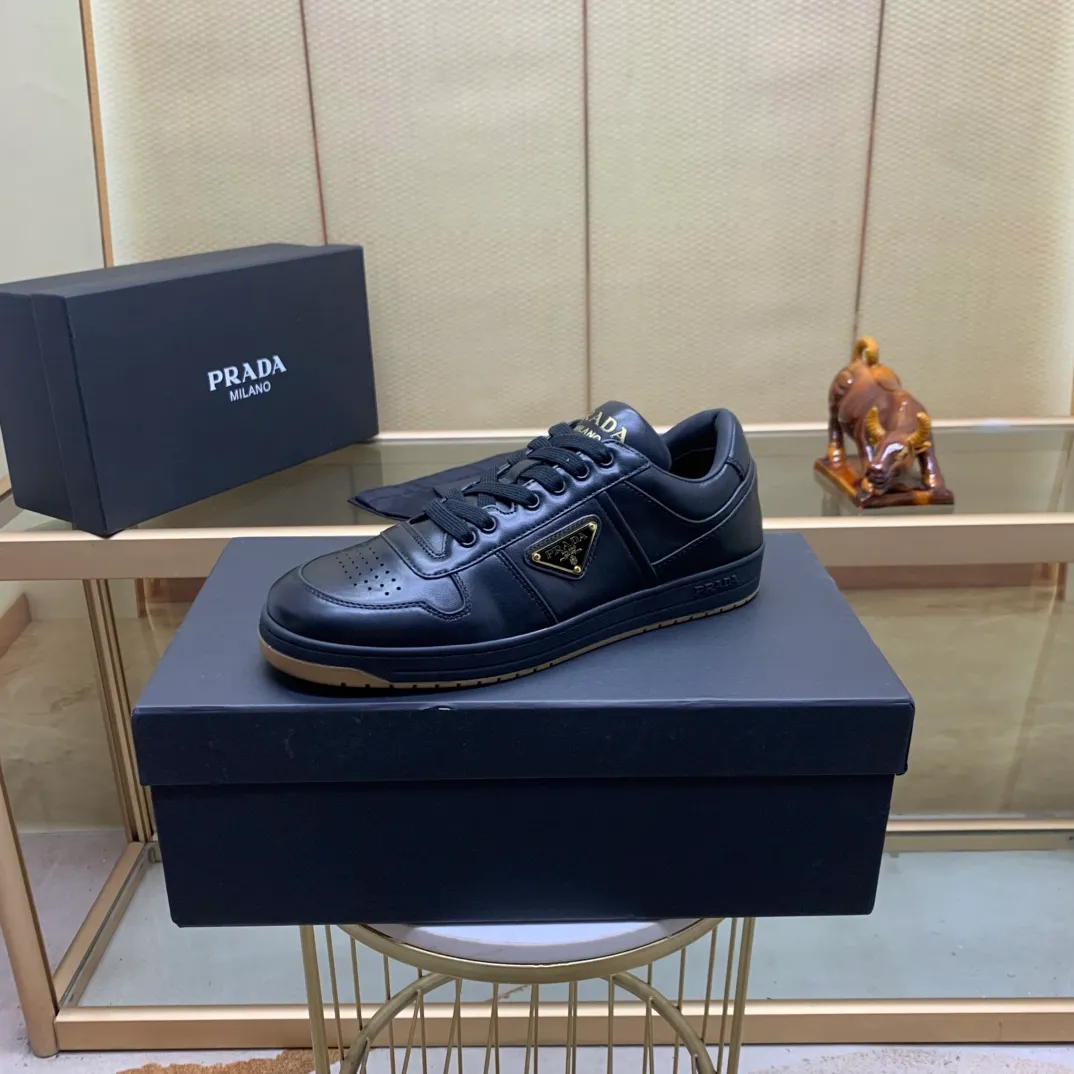 💰660.巜PRADA》Prada: Top 🔝purchasing agent🔍🔍The latest men’s counters are on sale simultaneously, high-quality original calfskin imported from Italy 🇮🇹. Brand logo* (prominent·high-end·noble·class·) exquisite workmanship (imported from Italy🇮🇹 Sole: Original sole provided by the original factory, ⚠️exclusive double-layer activity, TPR rubber, combination outsole; super comfortable, wear-resistant, non-slip, environmentally friendly🌳🌳🌳, real shot🎬The real thing is more beautiful🔍🔍 (high quality, follow the order) code number 38 to 44 (.45 customized)